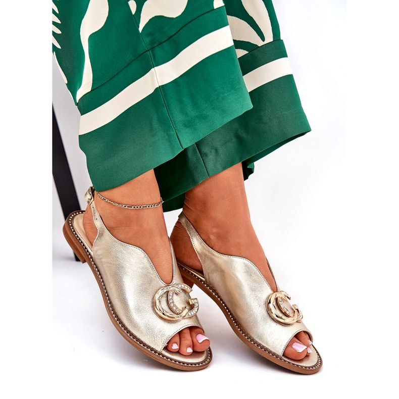 Laura Messi Ploché kožené sandály s dekorací Laury Messi 2865 Zlotys zlatý 4