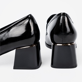 Goodin Varnised boty se stříbrnou dekorací černá 1