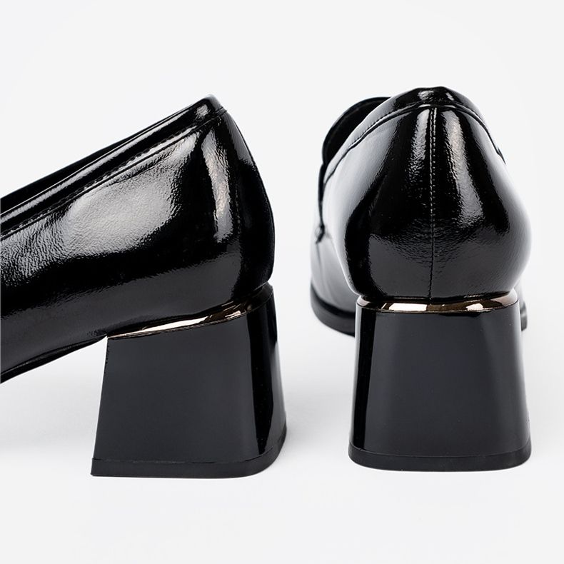 Goodin Varnised boty se stříbrnou dekorací černá 1