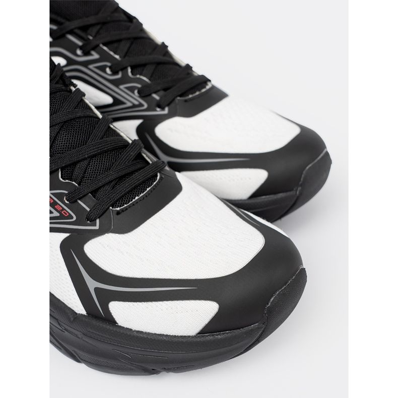 Shelvt Pohodlná bílá a černá sportovní bota se síťovou strukturou McArthur 1