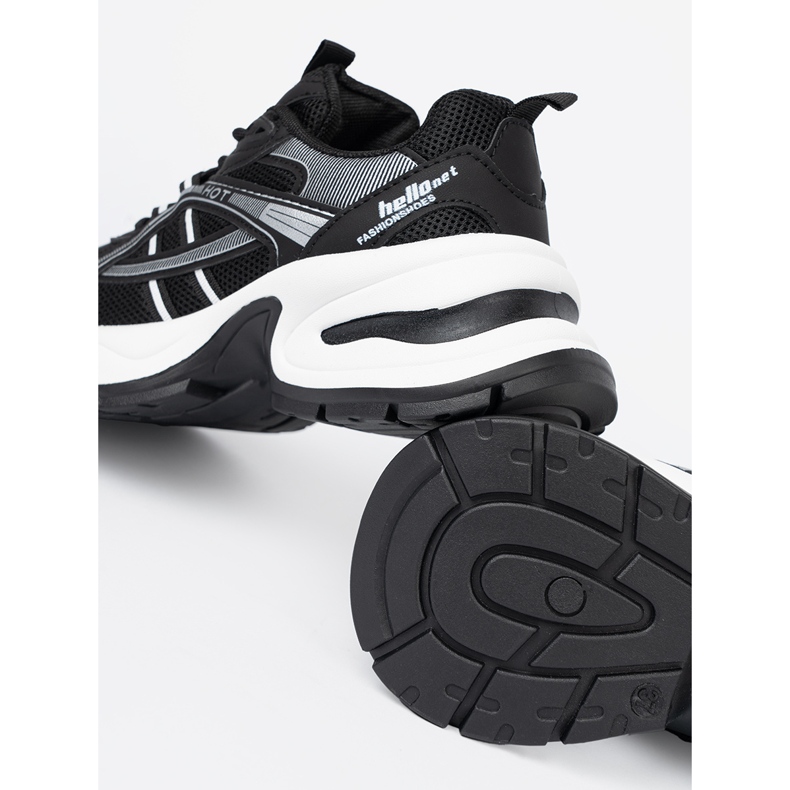 Shelvt Černé tenisky s prodyšnou svrškou a masivní bílou podrážkou černá 1