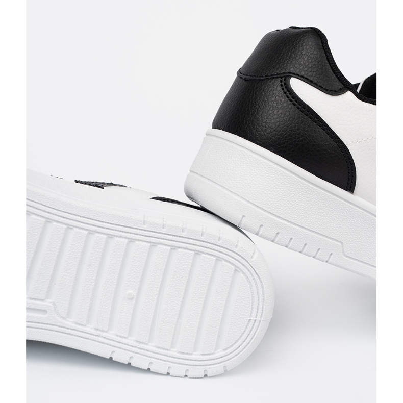 Shelvt Stylové černé a bílé tenisky s třpytivými vložkami 2