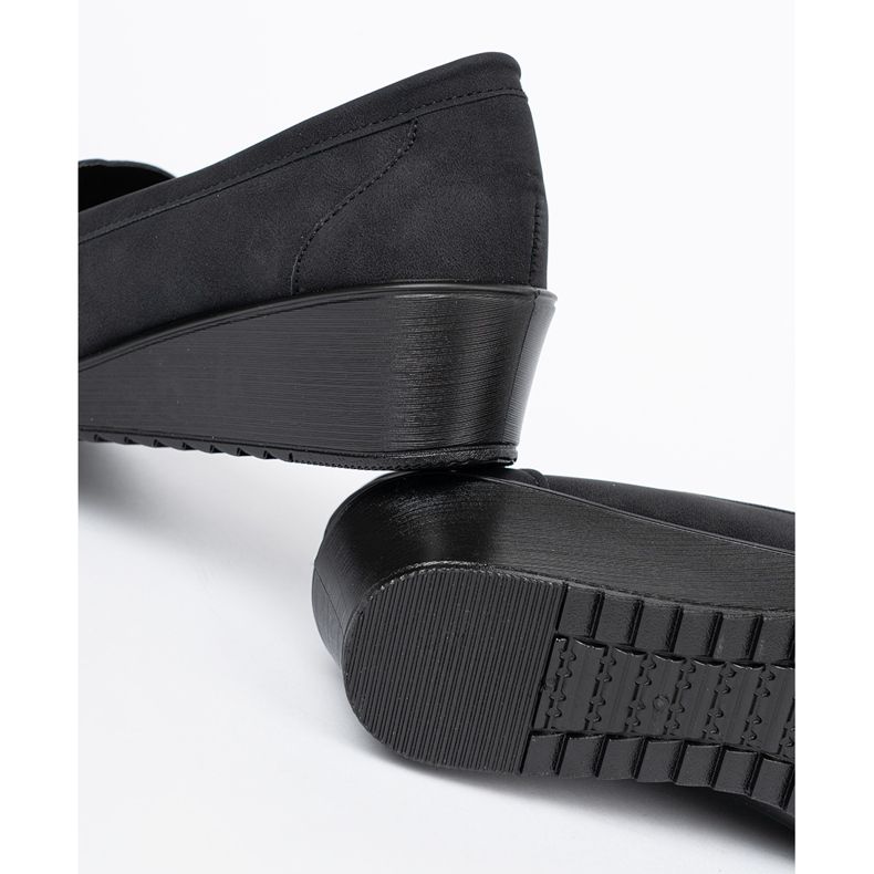 Shelvt Černé klínové boty s ozdobou černá 1