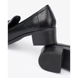 Shelvt Černá ženská bota s elegantní sponou 1