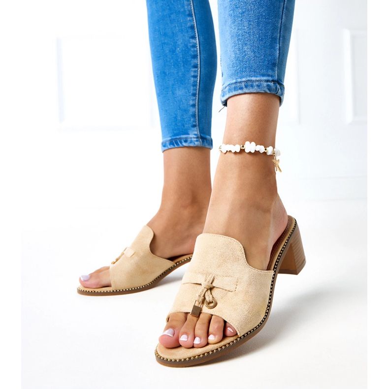 Béžové překlopení na břízové ozdobě béžový 2