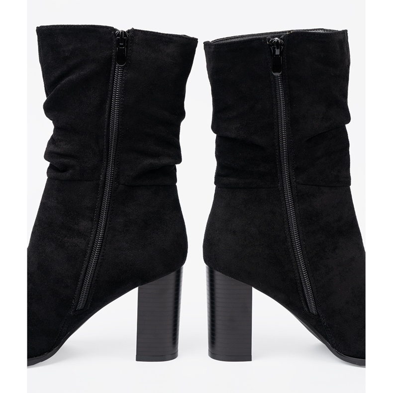 Shelvt Černé boty na sloupku s zmámenou svrškou černá 1