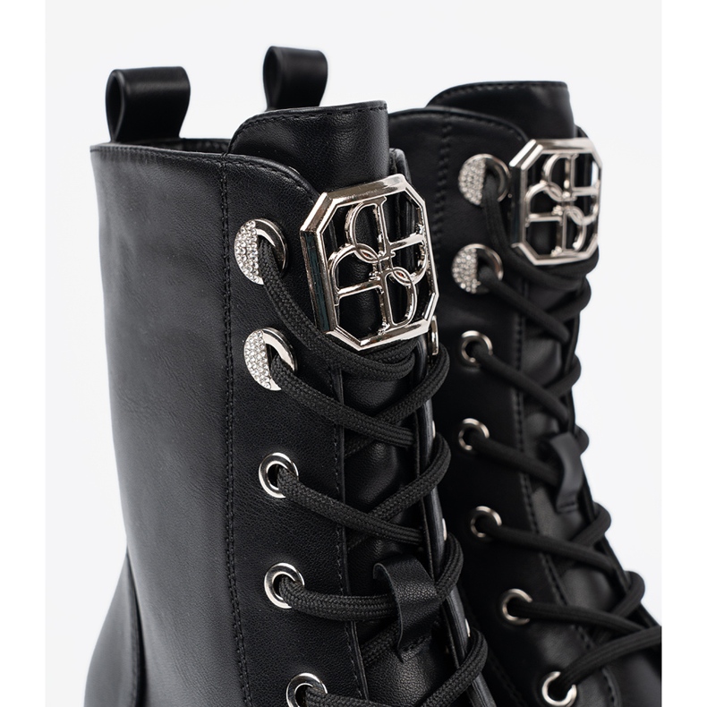 Shelvt Černé přichycené sáčky s kovovou dekorací černá 1