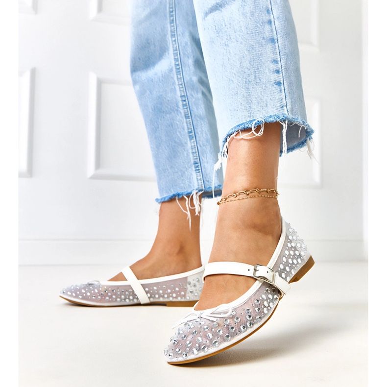 Baleríny s bílými pletivami s krystaly elasidních 2