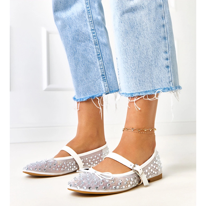 Baleríny s bílými pletivami s krystaly elasidních 1