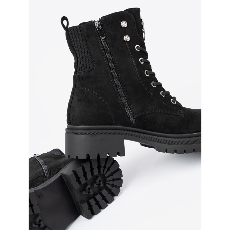 Shelvt Elegantní černí pracovníci s lesklými krystaly černá 2