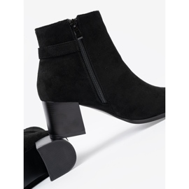 Shelvt Stylové černé boty s elegantní dekorací černý 1
