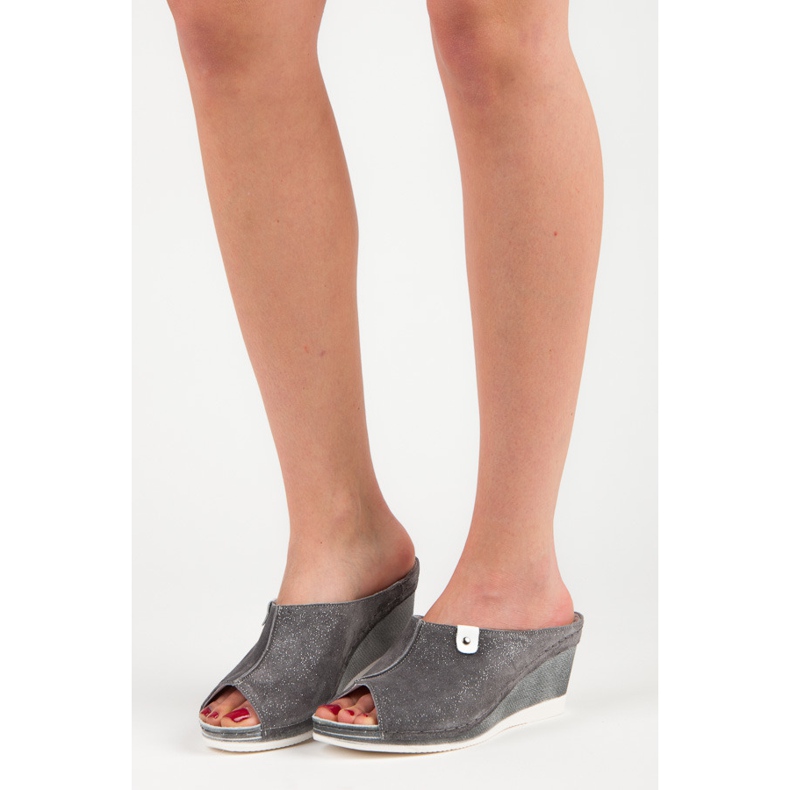 Vinceza Šedé pantofle na klínku šedá 1