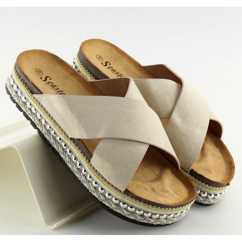 Dámské béžové pantofle CK15P béžové béžový 2