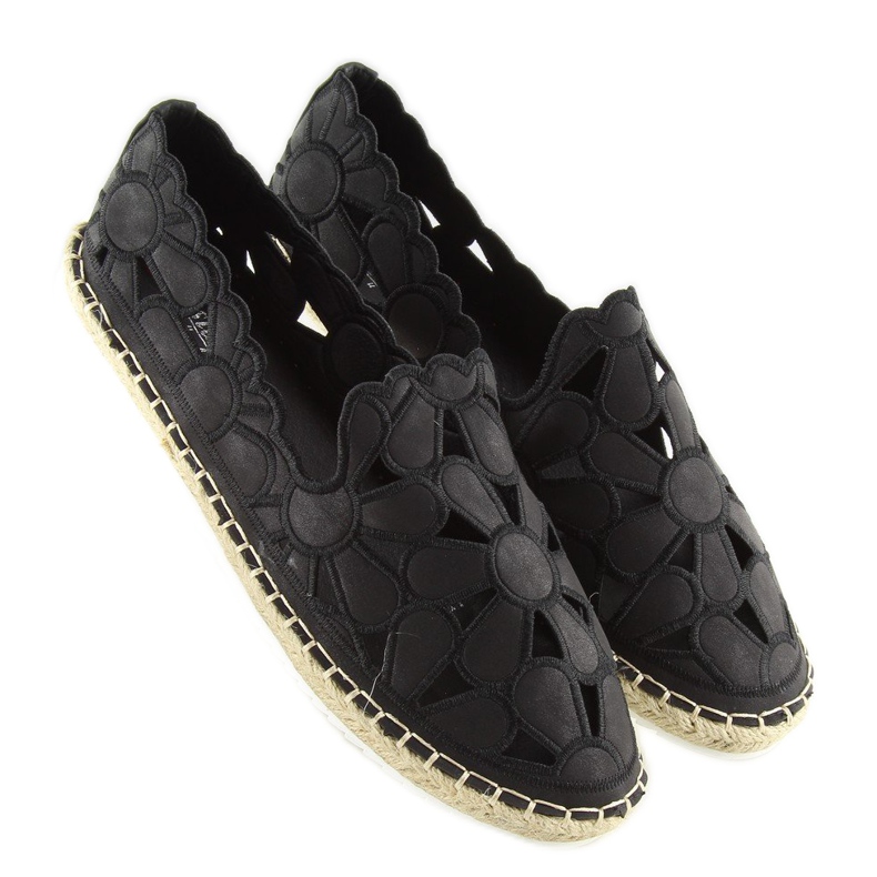 Černé prolamované espadrilky pro ženy LT86 black černý 1