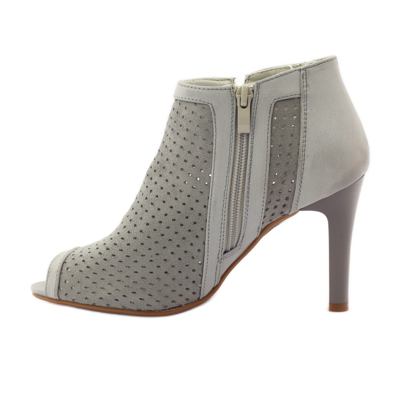 M.Daszyński Prolamované boty s koženou vložkou Daszyński šedá 2 M.Daszyński Prolamované boty s koženou vložkou Daszyński šedá 2