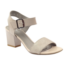 Sandály lakované na sloupku Edeo 3184 béžový 1