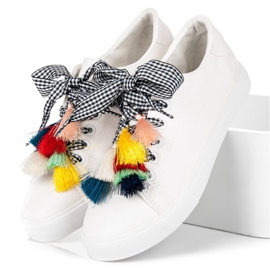 Ideal Shoes Bílé tenisky s třásněmi bílý 1
