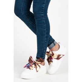 Vices Tenisky svázané stuhou svěráků bílý 2 Vices Tenisky svázané stuhou svěráků bílý 2