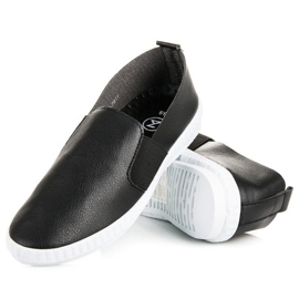 Černé slipy MCKEYLOR černý 2