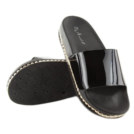 Černé dámské černé pantofle N-29 černé černá 2 Černé dámské černé pantofle N-29 černé černá 2