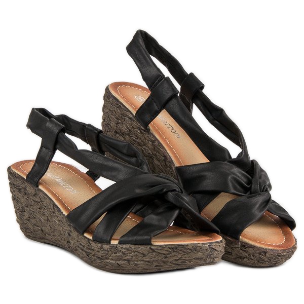 Nazouvací sandály na klínku černá 1