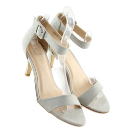 Sandály na nízkém podpatku šedé BL0763 šedá 1