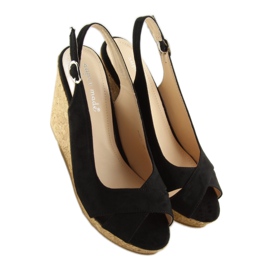 Černé sandály na korkovém klínovém podpatku 6421 černá 1