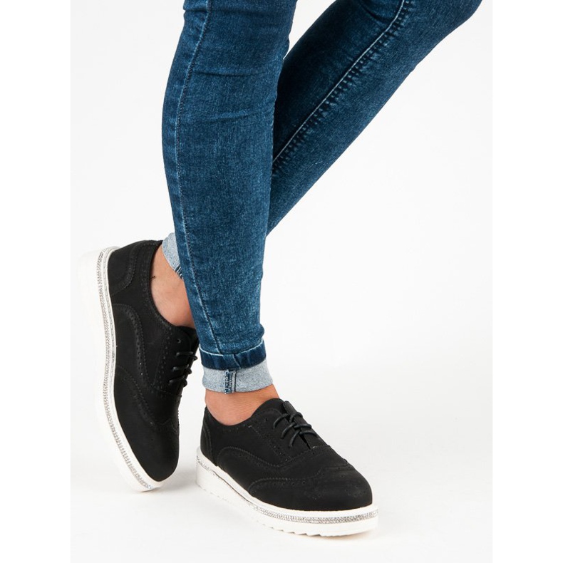 Ideal Shoes Černé boty na šněrování černá 2