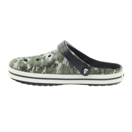 American Club Clogsy pantofle camo sandály Kroks bílý černý zelený 2