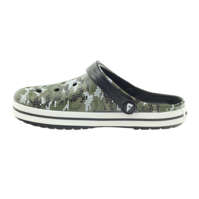 American Club Clogsy pantofle camo sandály Kroks bílý černý zelený 2