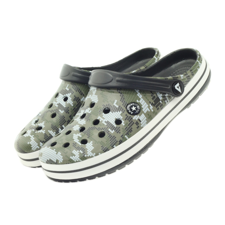 American Club Clogsy pantofle camo sandály Kroks bílý černá zelená 4