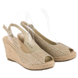 Béžové espadrilky na klínku béžový 1