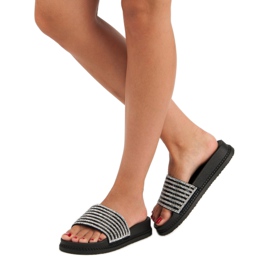 Černé pantofle s krystaly černý 2