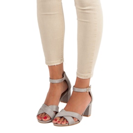 SDS Semišové sandály na sloupku šedá 1