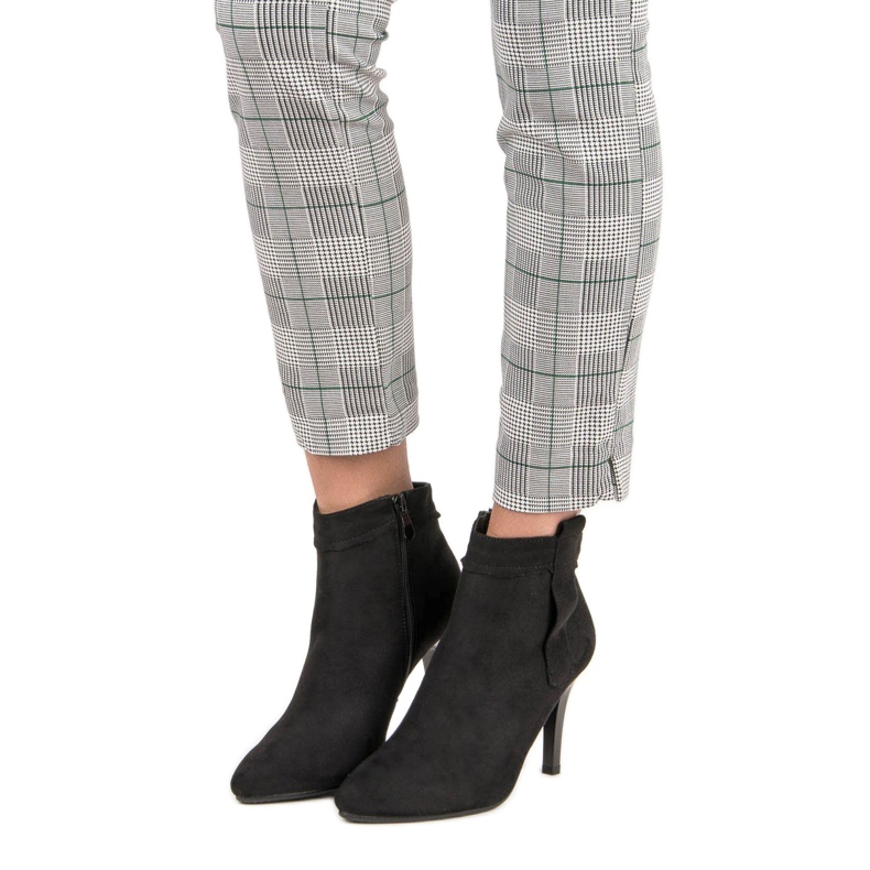 Klasické kozačky na vysokém podpatku černá 2 Klasické kozačky na vysokém podpatku černá 2