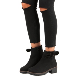 Černé kozačky na podpatku černá 1 Černé kozačky na podpatku černá 1