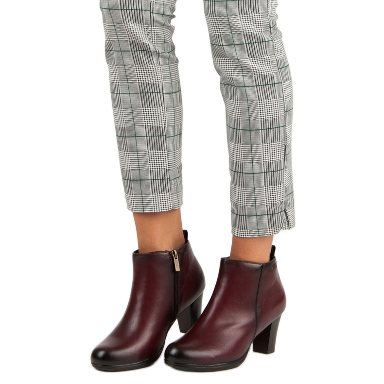 Elegantní kozačky na sloupku vinceza červené 1