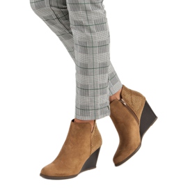 Corina Elegantní klínové kozačky hnědý 1