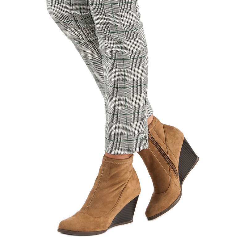 Corina Semišové kotníkové boty na klínku hnědý 2