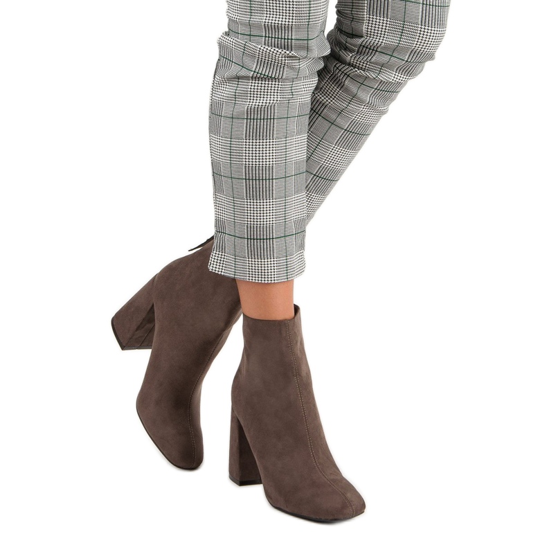 Corina Elegantní semišové kozačky hnědý 1