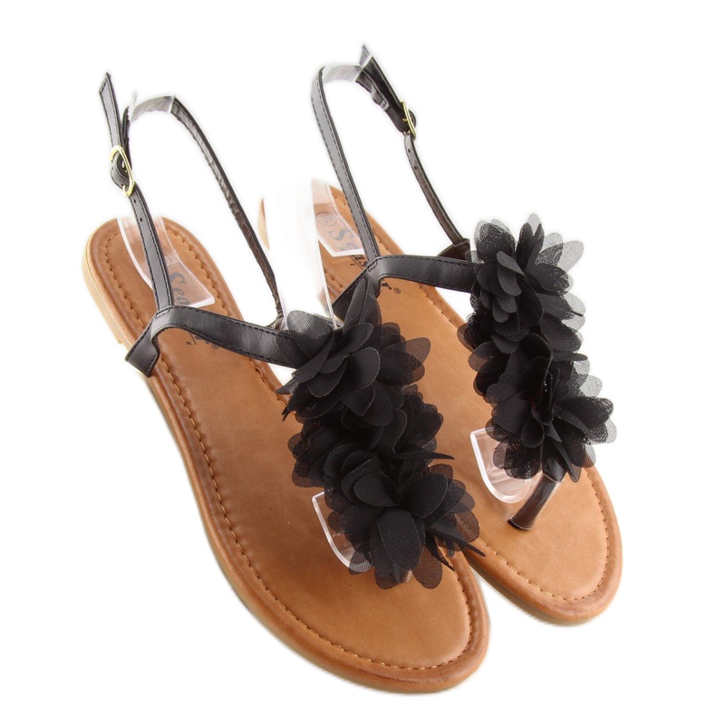 Černé sandály s květinami CK36P Black černá 2