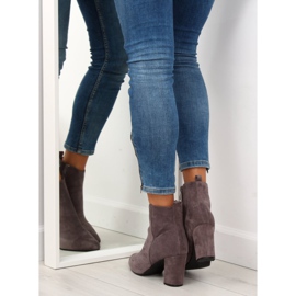 Kozačky na stabilním podpatku šedé YQ203P Gray šedá 2 Kozačky na stabilním podpatku šedé YQ203P Gray šedá 2