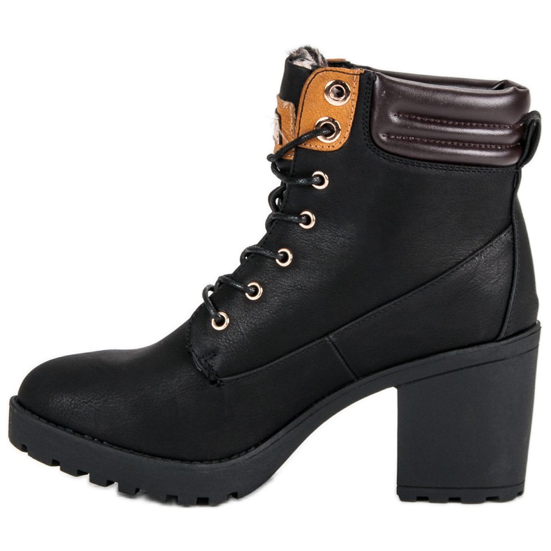 Queentina Černé tašky na sloupku černý 1