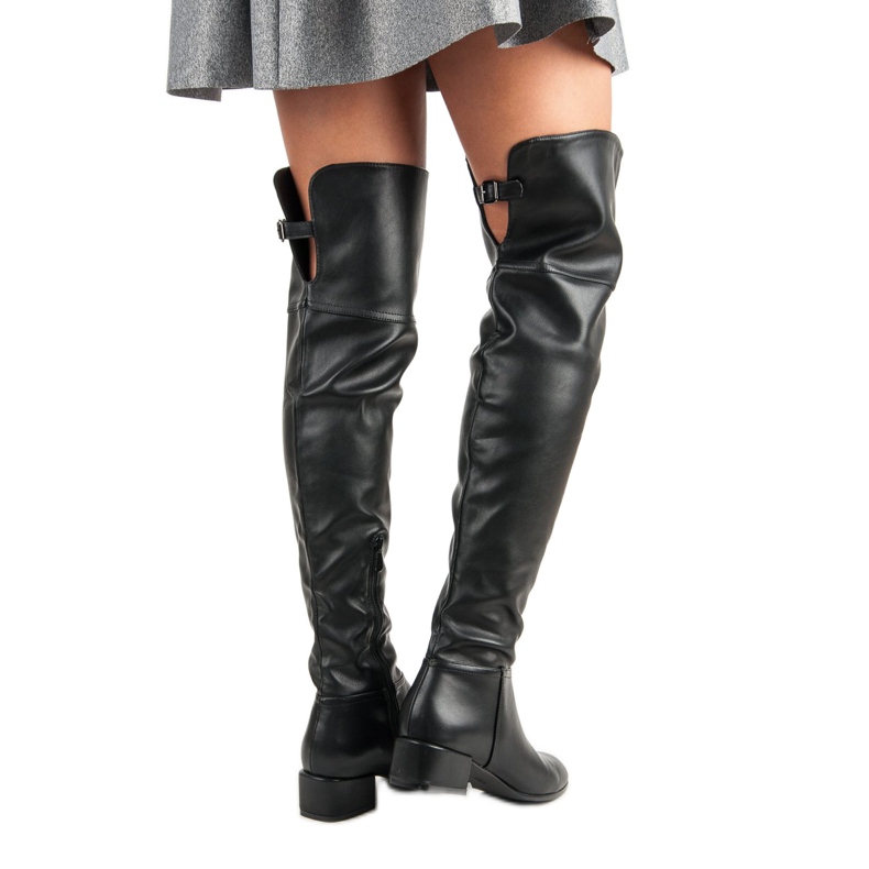 Černé stehenní boty na nízkých podpatcích černá 2