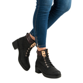 Dělnické boty na vysokém podpatku černý 2