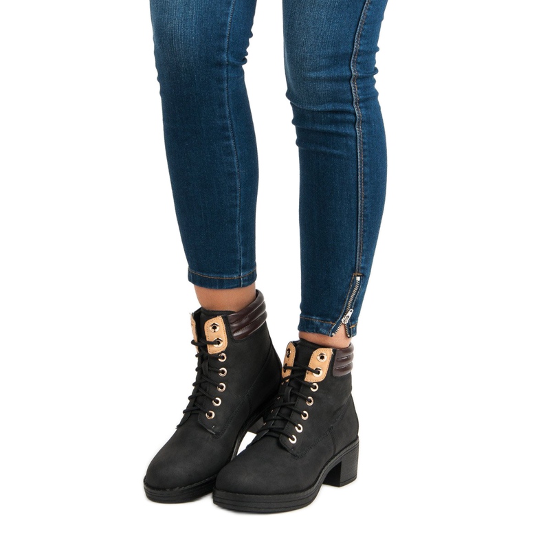 Dělnické boty na vysokém podpatku černá 1