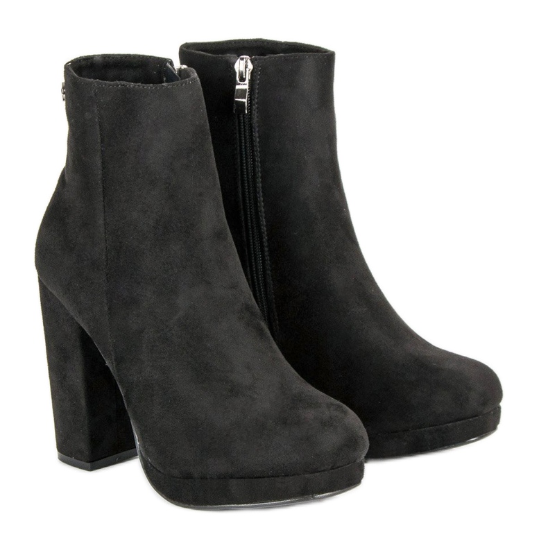 Small Swan Klasické kozačky na sloupek černá 1