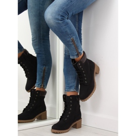 Černé kozačky na podpatku 7-9028 černá 2 Černé kozačky na podpatku 7-9028 černá 2