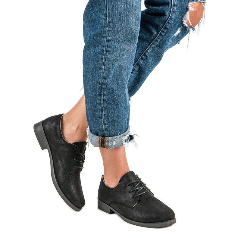 Pohodlné zavázané boty černá 2