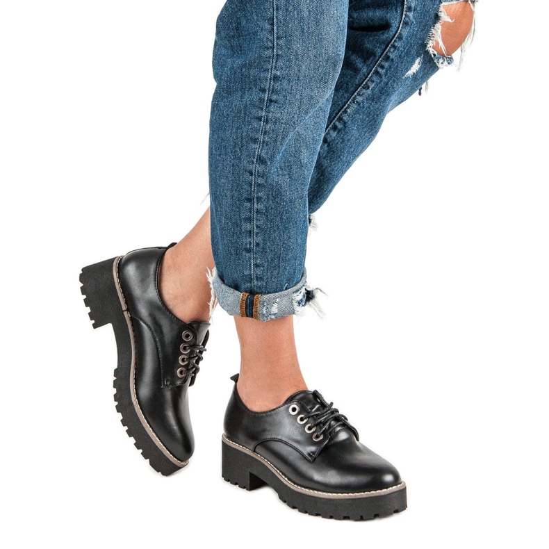 Módní šněrovací boty černá 2